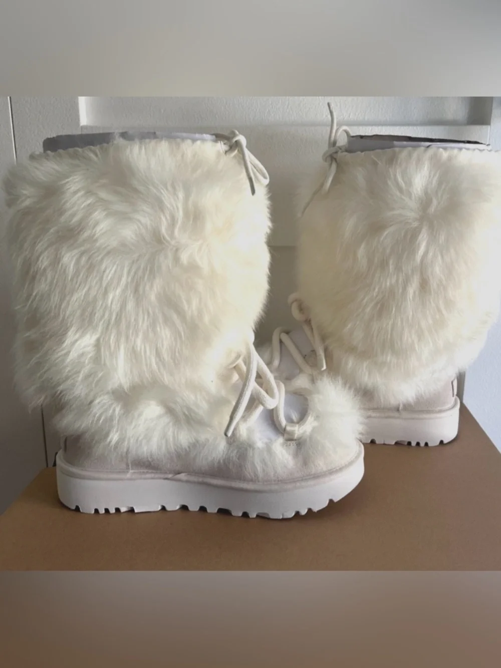 UGG Women’s Classic Tall Chalet Boots Size 9 NEW!